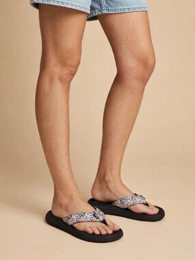 Roxy Daytona Flip Flops Size 9 Black Floral Cushioned NWT
